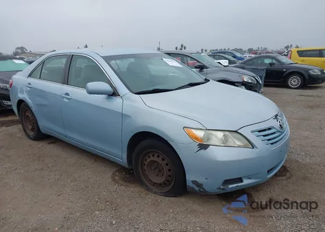 2007 Toyota Camry Le z USA, uszkodzony, nr VIN 4T1BE46K97U618409